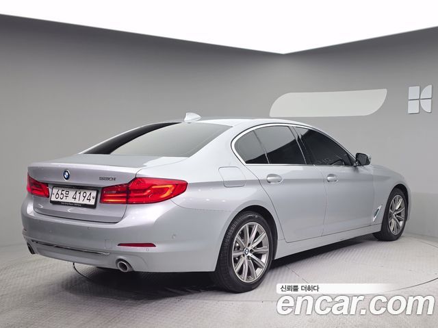 BMW 5 Series (G30) 520i Luxury 2019 — фото 2