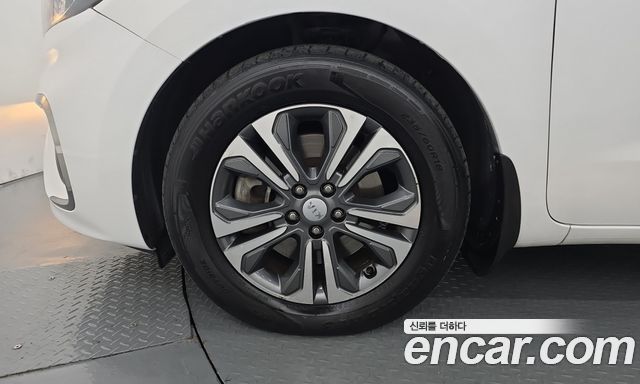 Kia Carnival 9-Seater Luxury 2019 — фото 5
