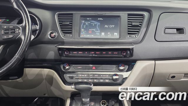 Kia Carnival 9-Seater Luxury 2019 — фото 13