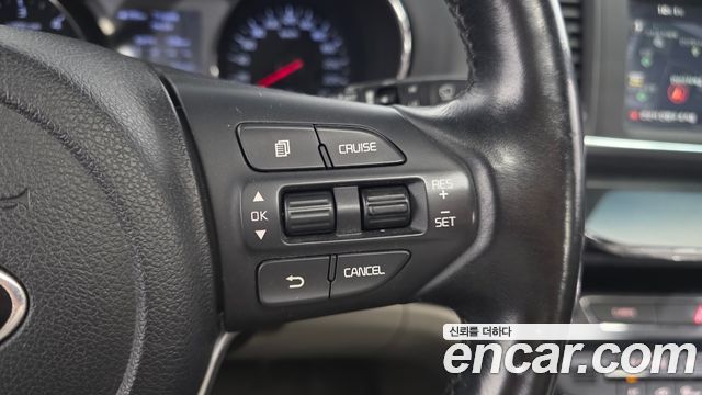 Kia Carnival 9-Seater Luxury 2019 — фото 16