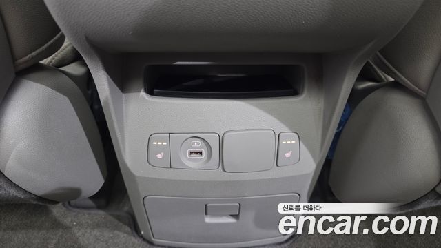 Kia Carnival 9-Seater Luxury 2019 — фото 19