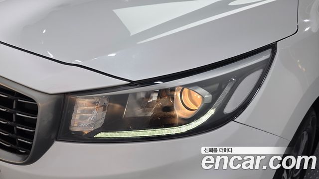 Kia Carnival 9-Seater Luxury 2019 — фото 22