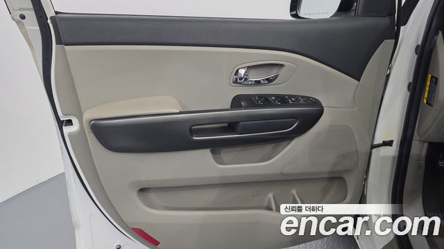 Kia Carnival 9-Seater Luxury 2019 — фото 24