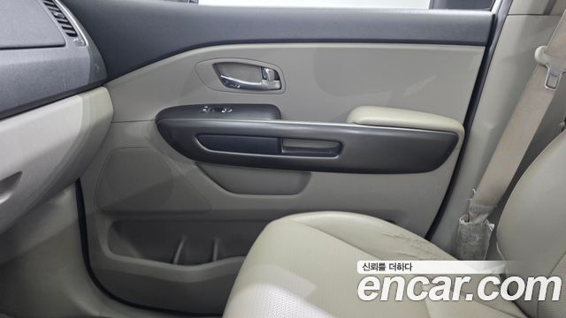 Kia Carnival 9-Seater Luxury 2019 — фото 25