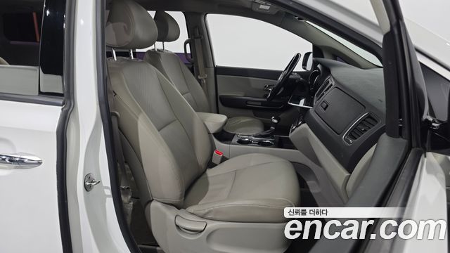 Kia Carnival 9-Seater Luxury 2019 — фото 26
