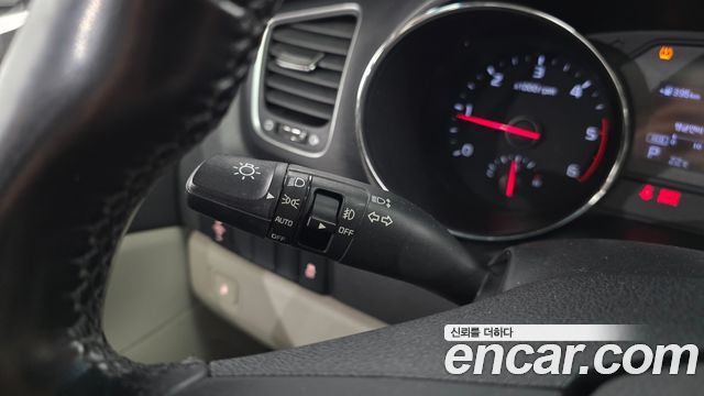 Kia Carnival 9-Seater Luxury 2019 — фото 30