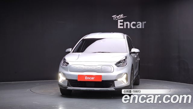 Kia Niro Plus Air 2023 — фото 3