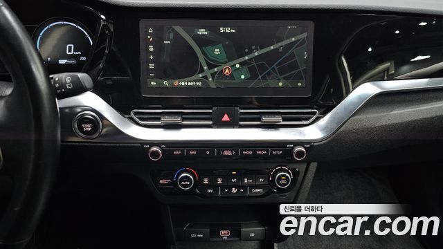 Kia Niro Plus Air 2023 — фото 13