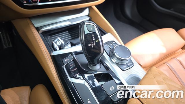 BMW 5 Series (G30) 520d xDrive M Sport Package 2017 — фото 9