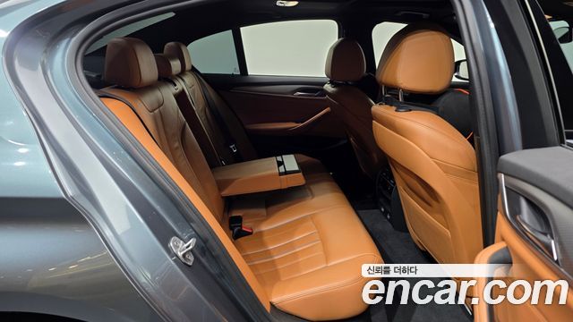 BMW 5 Series (G30) 520d xDrive M Sport Package 2017 — фото 12