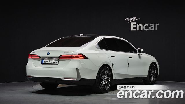 BMW 5 Series (G60) 523d xDrive 2024 — фото 2