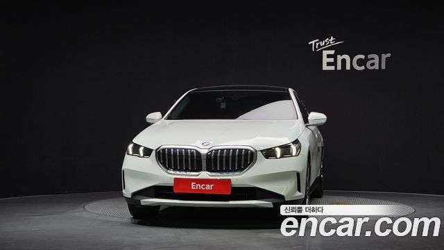 BMW 5 Series (G60) 523d xDrive 2024 — фото 3