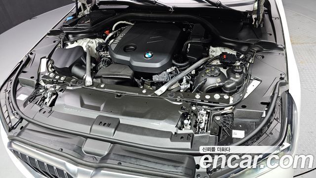 BMW 5 Series (G60) 523d xDrive 2024 — фото 6