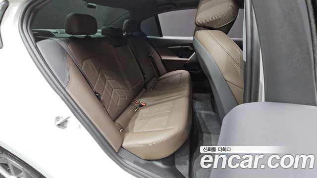 BMW 5 Series (G60) 523d xDrive 2024 — фото 11