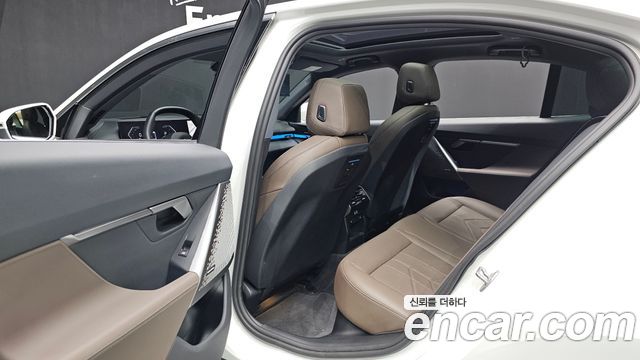 BMW 5 Series (G60) 523d xDrive 2024 — фото 12