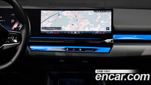 BMW 5 Series (G60) 523d xDrive 2024 — фото 14