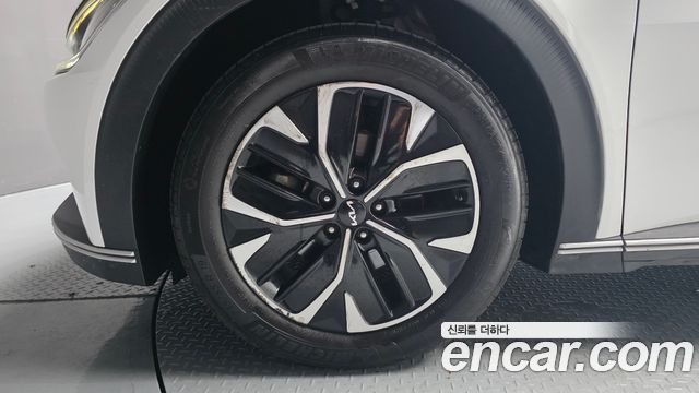 Kia EV6 Long Range Air 2023 — фото 5