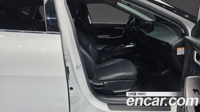 Kia EV6 Long Range Air 2023 — фото 11