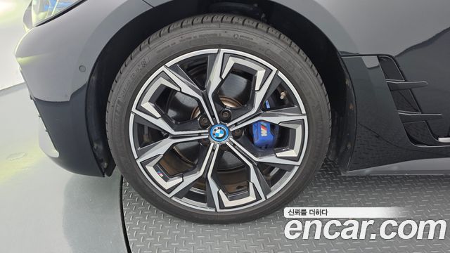 BMW i4 eDrive40 M Sports Pro 2024 — фото 5