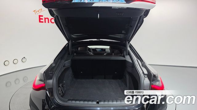 BMW i4 eDrive40 M Sports Pro 2024 — фото 27