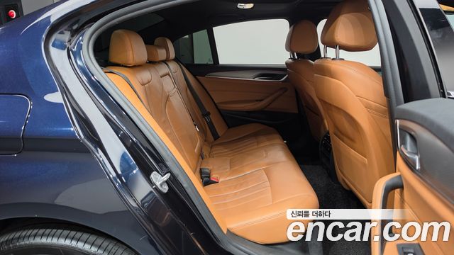 BMW 5 Series (G30) 520d xDrive M Sport Package 2018 — фото 11