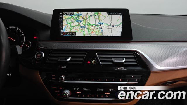 BMW 5 Series (G30) 520d xDrive M Sport Package 2018 — фото 12