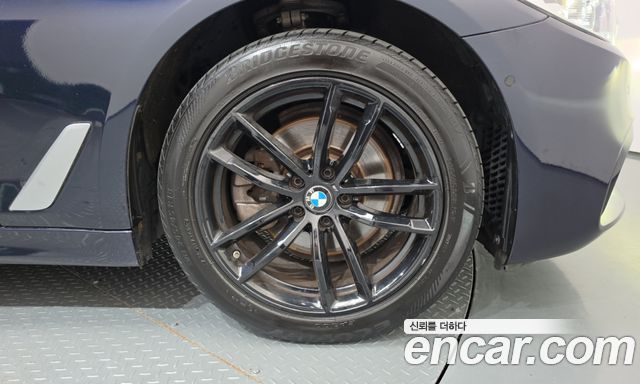BMW 5 Series (G30) 520d xDrive M Sport Package 2018 — фото 21