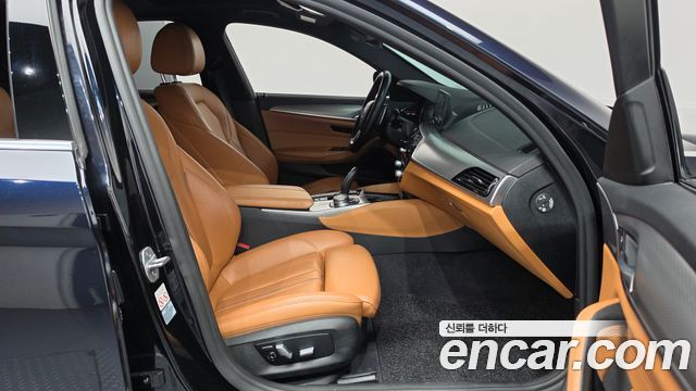 BMW 5 Series (G30) 520d xDrive M Sport Package 2018 — фото 26