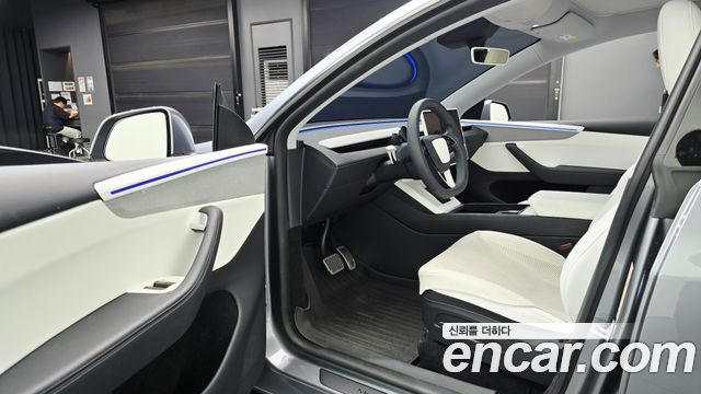 Tesla Model Y RWD 2025 — фото 10