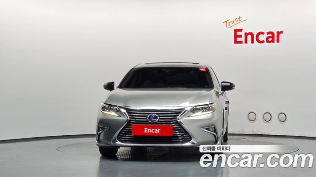 Lexus ES300h Supreme XV60 2017 — фото 3