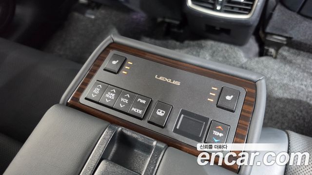 Lexus ES300h Supreme XV60 2017 — фото 18