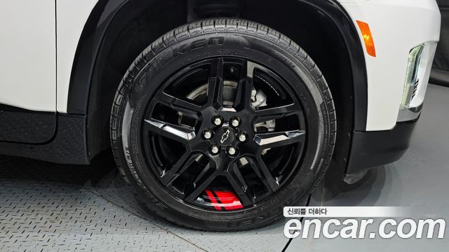Chevrolet Traverse 3.6 AWD Redline 2022 — фото 21