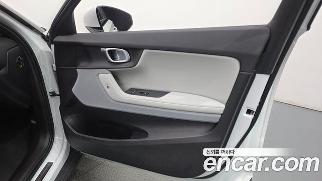 Polestar 2 Standard Singlemotor 2025 — фото 30