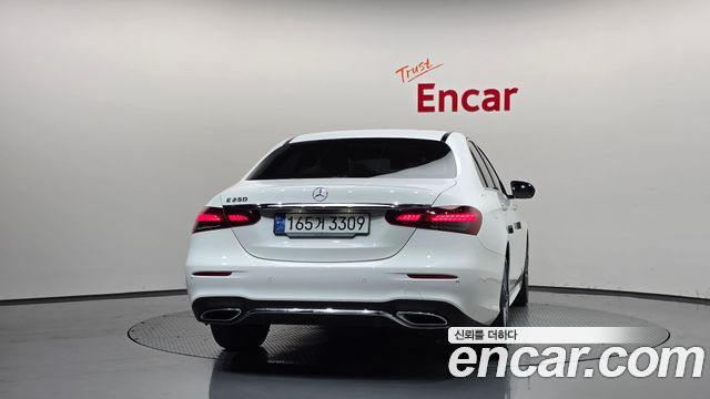 Mercedes-Benz E-Class (W213) E250 AMG Line 2023 — фото 4