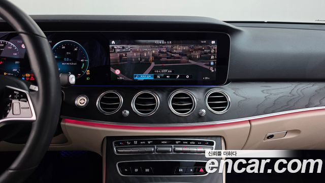 Mercedes-Benz E-Class (W213) E250 AMG Line 2023 — фото 12