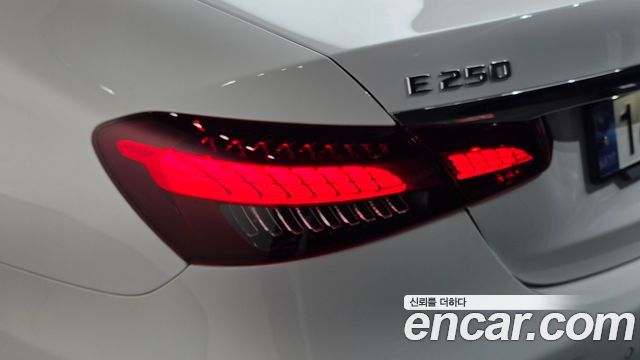 Mercedes-Benz E-Class (W213) E250 AMG Line 2023 — фото 23