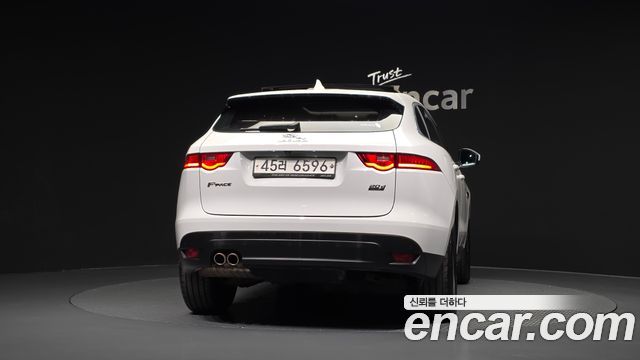 Jaguar F-PACE 20d Prestige 2018 — фото 4