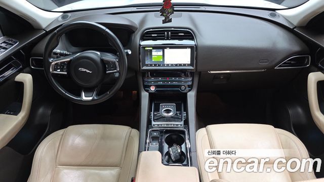 Jaguar F-PACE 20d Prestige 2018 — фото 7