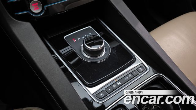 Jaguar F-PACE 20d Prestige 2018 — фото 9