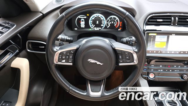 Jaguar F-PACE 20d Prestige 2018 — фото 13