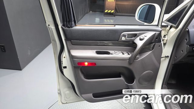 KG Mobility (SsangYong) Korando Turismo 4WD GT 9-seater 2014 — фото 24