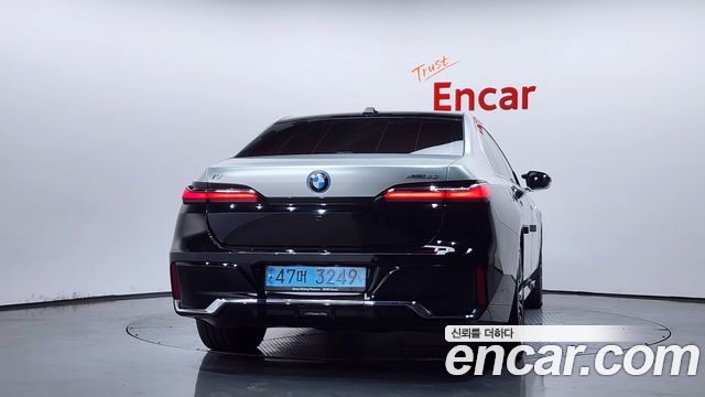 BMW i7 (G70) xDrive 60 M sport 2023 — фото 4