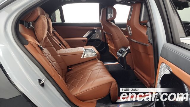 BMW i7 (G70) xDrive 60 M sport 2023 — фото 11