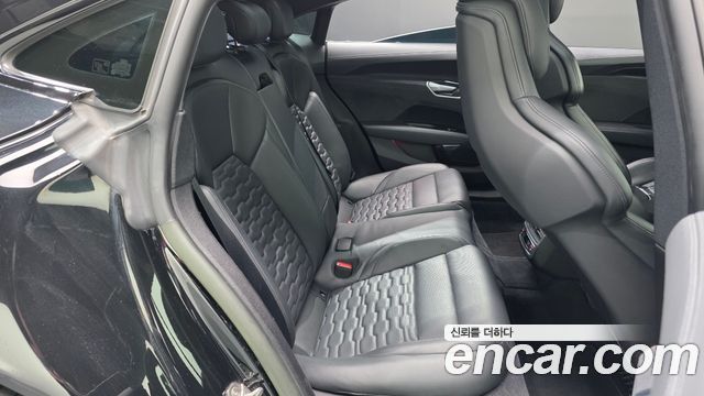 Audi e-tron GT GT quattro Premium 2022 — фото 11