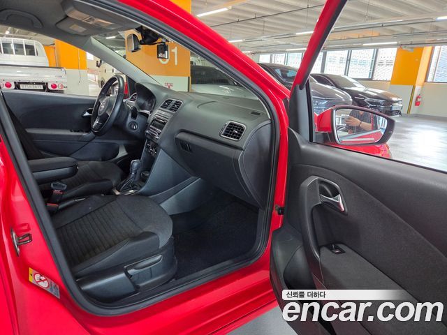 Volkswagen Polo 1.6 TDI R-Line 5th 2014 — фото 7