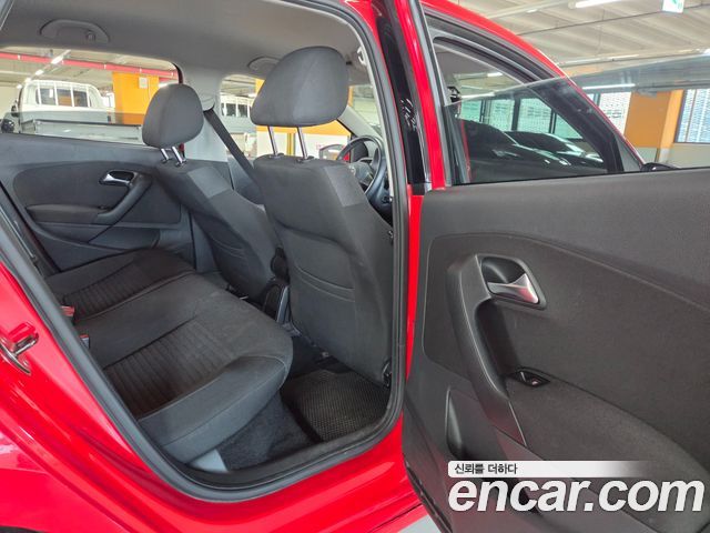 Volkswagen Polo 1.6 TDI R-Line 5th 2014 — фото 8