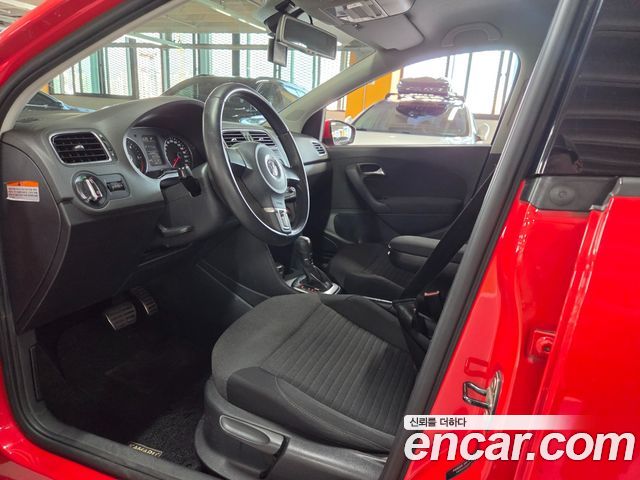 Volkswagen Polo 1.6 TDI R-Line 5th 2014 — фото 10
