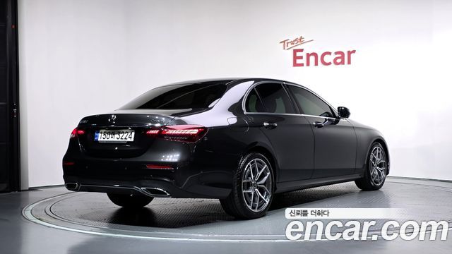 Mercedes-Benz E-Class (W213) E220d 4MATIC AMG Line 2021 — фото 2