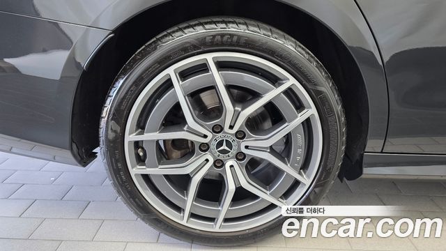 Mercedes-Benz E-Class (W213) E220d 4MATIC AMG Line 2021 — фото 5