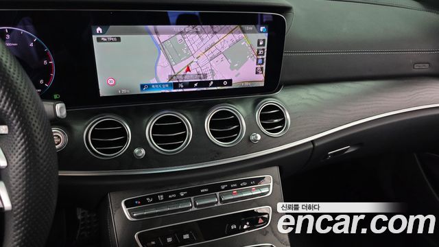 Mercedes-Benz E-Class (W213) E220d 4MATIC AMG Line 2021 — фото 17